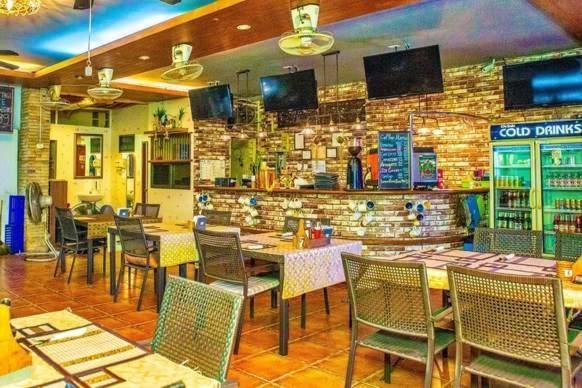 Jolly Guesthouse & Restaurant Pattaya Exterior foto